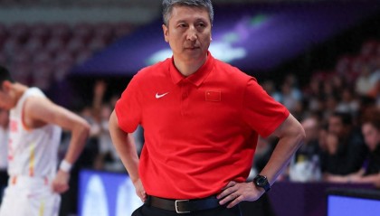 男篮阵容大换脸，锋线两将再受伤，战日本可带这两人提升锋线投射