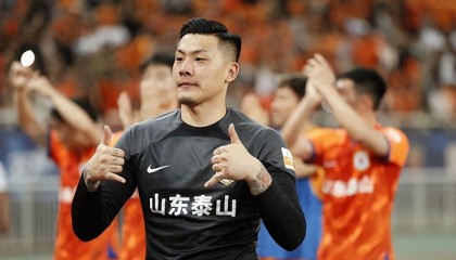斗球体育直播在线观看-王大雷全新形象亮相中超！首轮就表现不俗零封对手，征服山东球迷|鲁能|山东队|辽宁|辽宁铁人|本菲卡足球俱乐部_新浪体育_新浪新闻